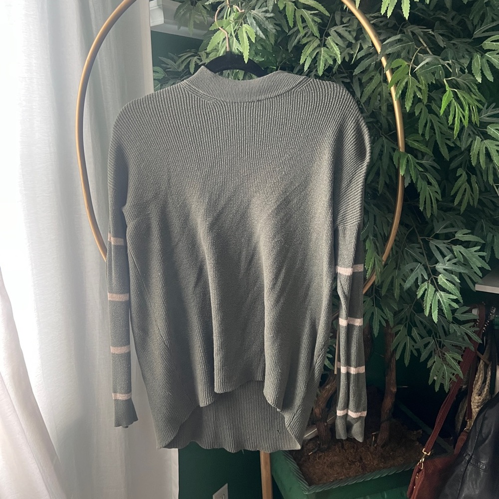 American Eagle Green Sweater